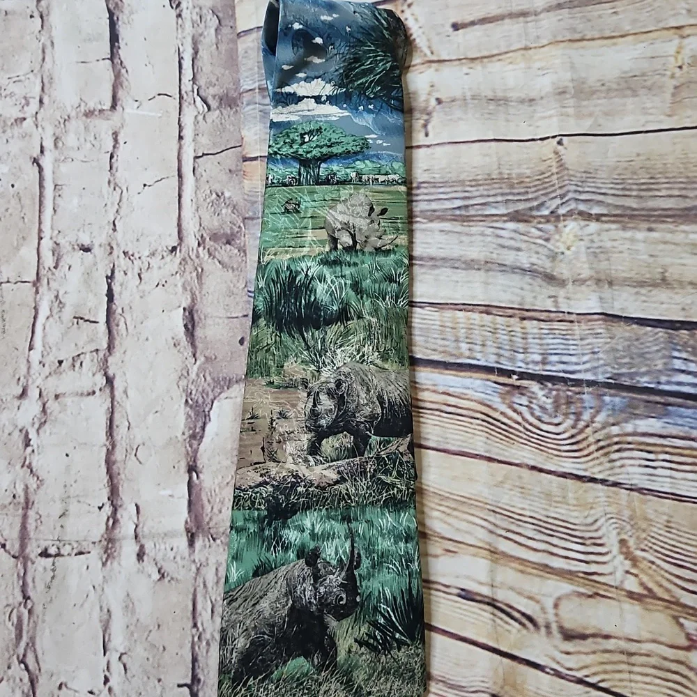 Endangered Species Rino‎ Tie